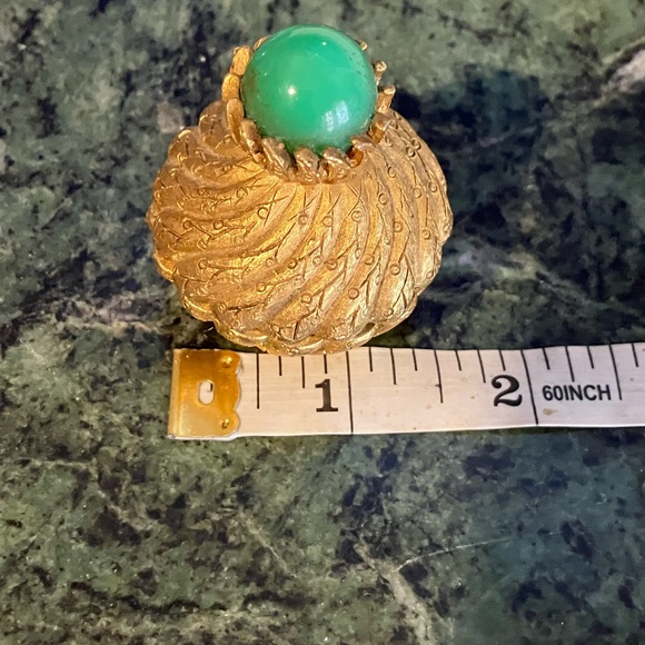 Vintage Florenza Gold Tone Trinket Box With Faux Green Stone - Picture 7 of 8